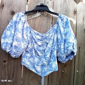 SO GOODS FOR LIFE Top Womens Size S Light Floral Blue Print Cropped Puff Sleeve